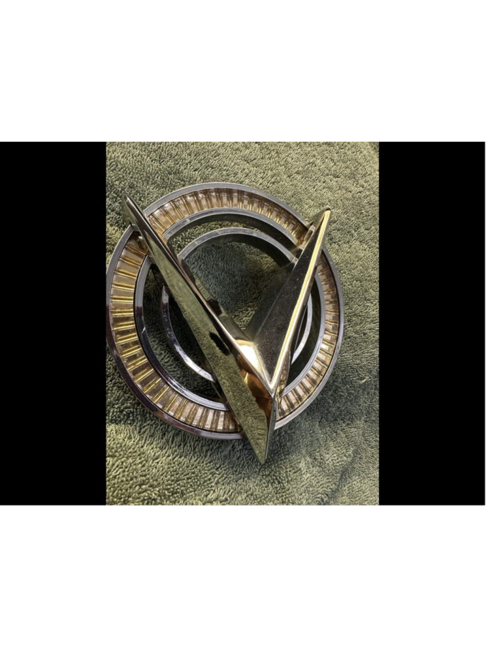 BUICK LESABRE INVICTA GRILL EMBLEM